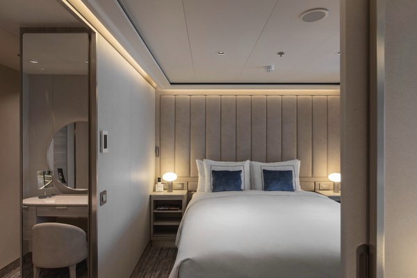 Silversea, Silver Ray, Premium Medallion Suite Bedroom ©Silversea Cruises Ltd.jpg